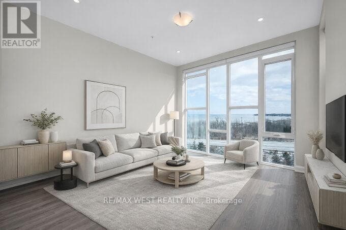615- 16 Concord Place