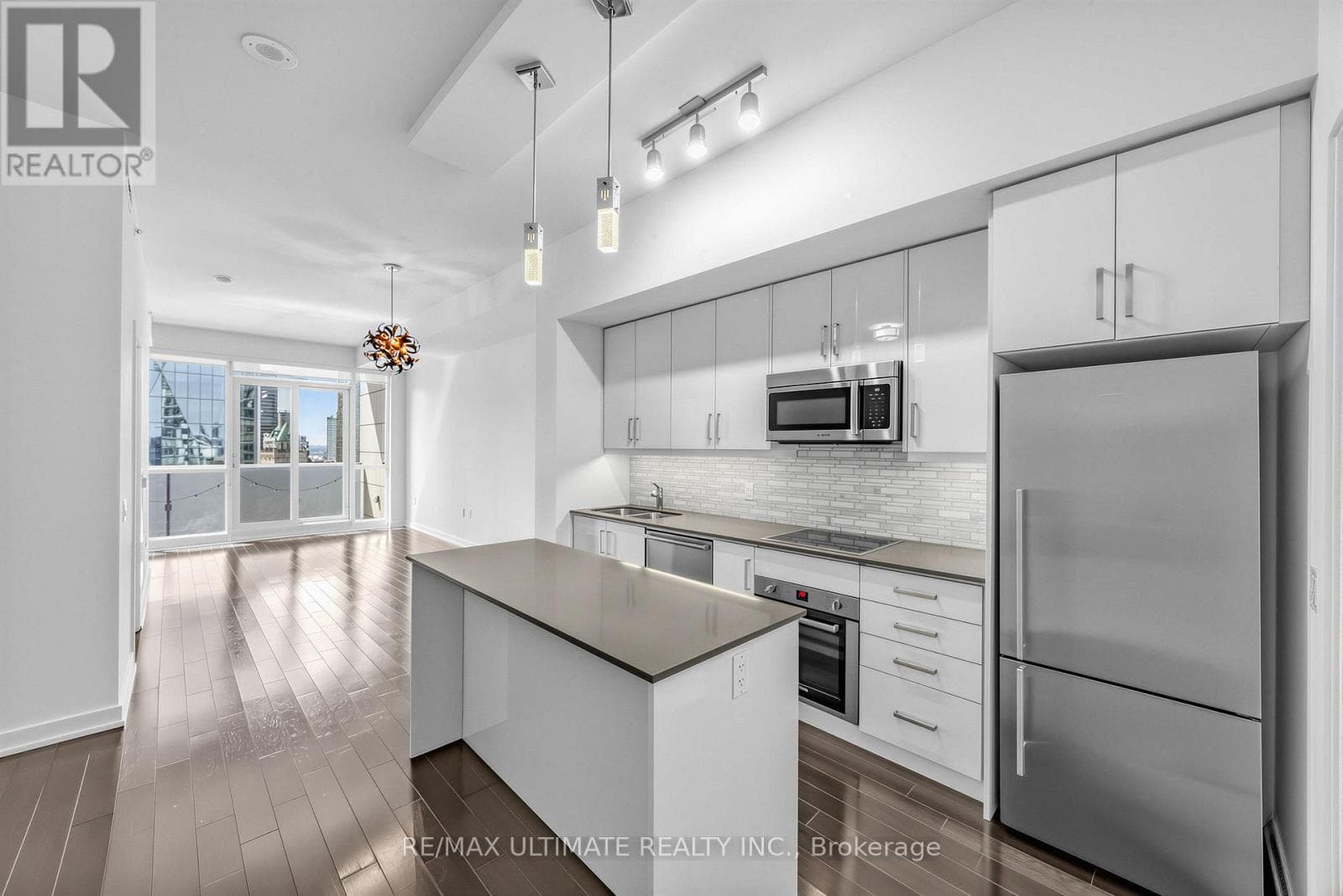 Single Family at 3403- 1 The Esplanade, Toronto (Waterfront Communities), Ontario - Photo 3 - RE/MAX Garden City Realty