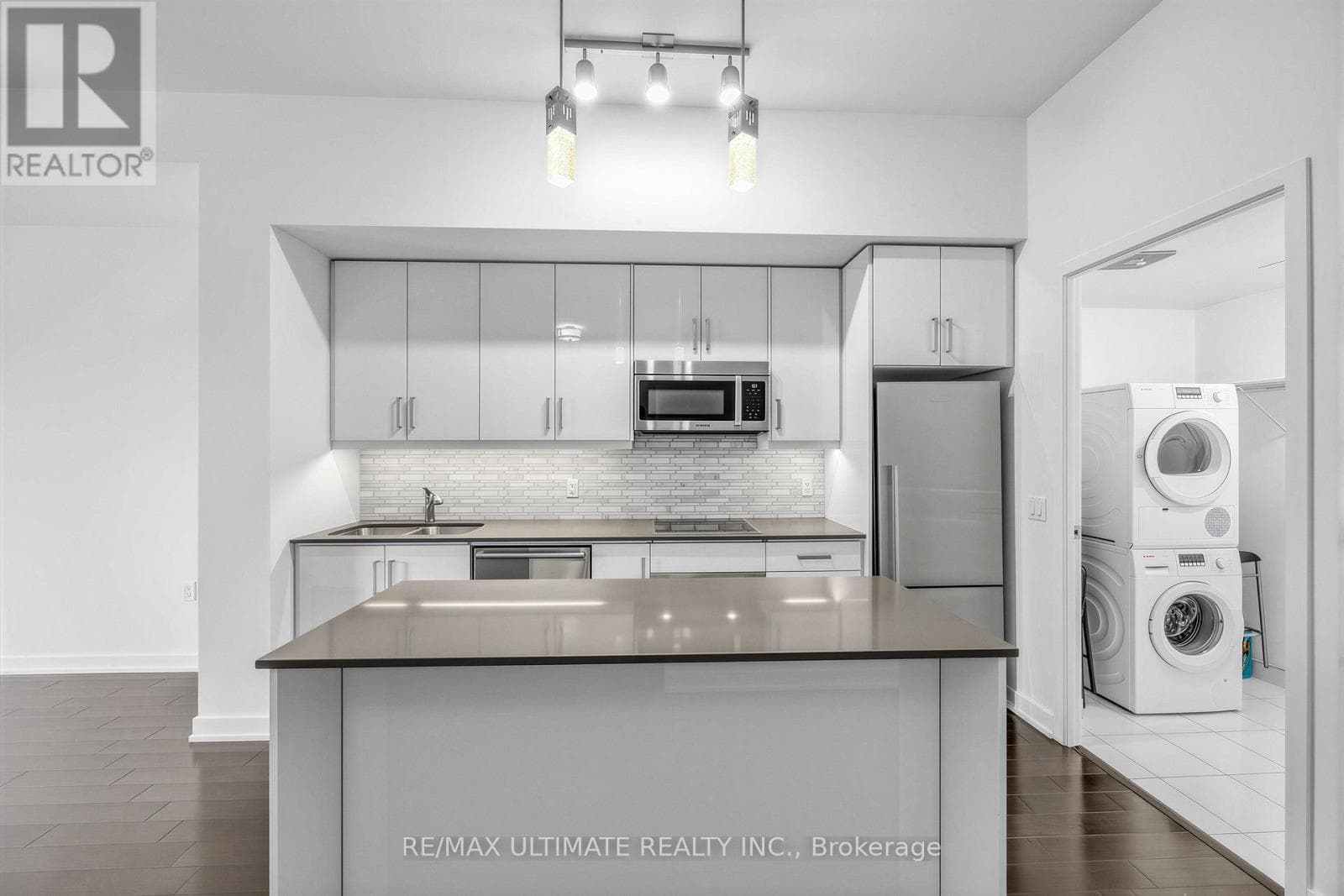 Single Family at 3403- 1 The Esplanade, Toronto (Waterfront Communities), Ontario - Photo 5 - RE/MAX Garden City Realty