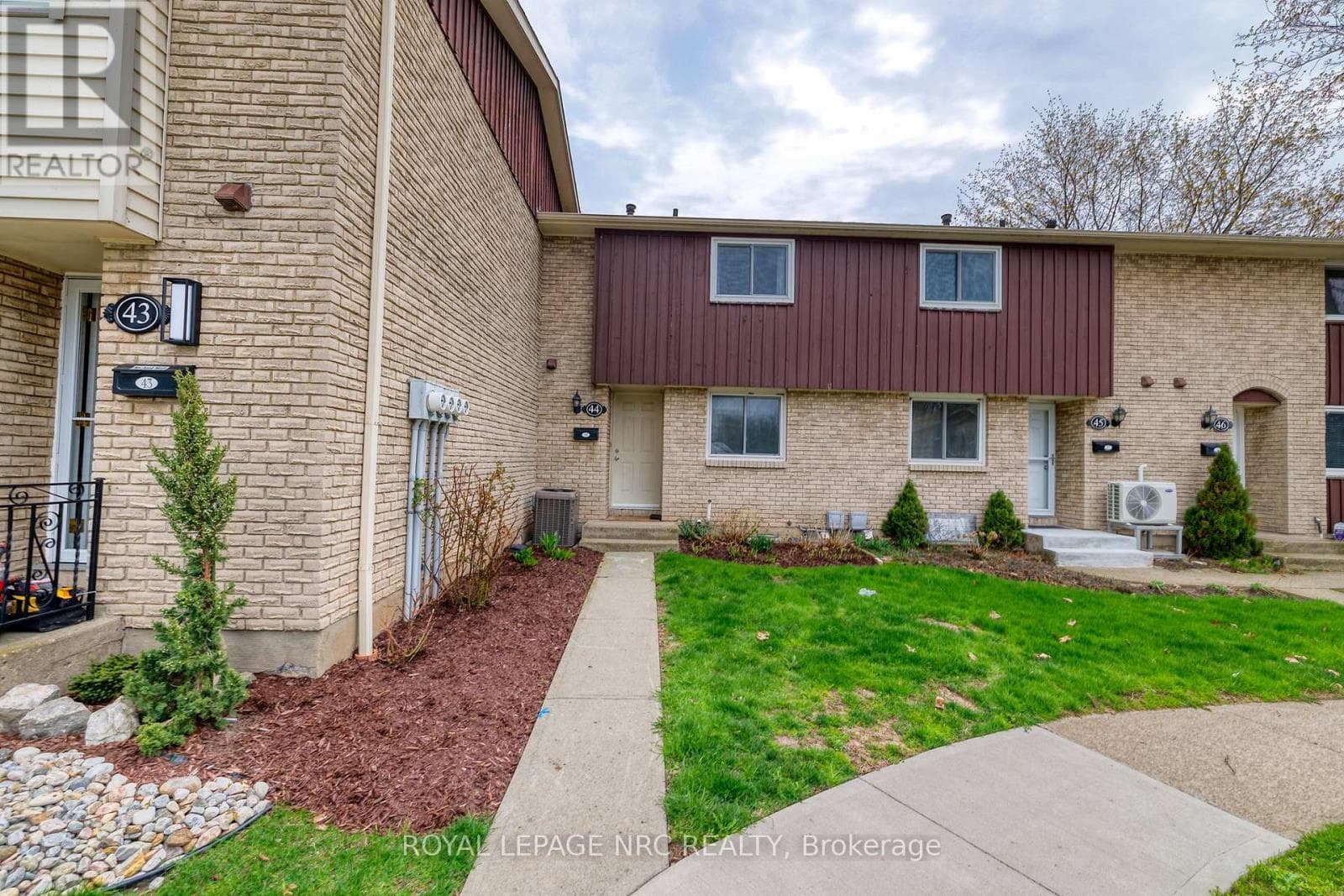 50 Lakeshore Rd unit 44 Road