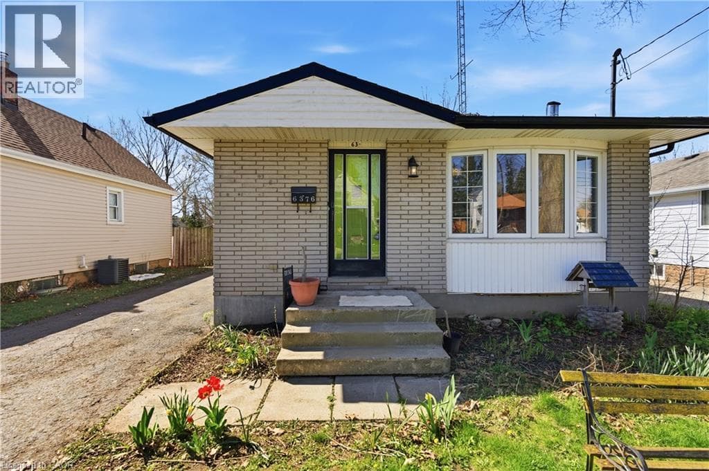 Single Family at 6376 ASH Street, Niagara Falls, Ontario - Photo 2 - RE/MAX Garden City Realty