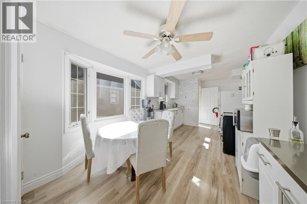 Single Family at 6376 ASH Street, Niagara Falls, Ontario - Photo 5 - RE/MAX Garden City Realty