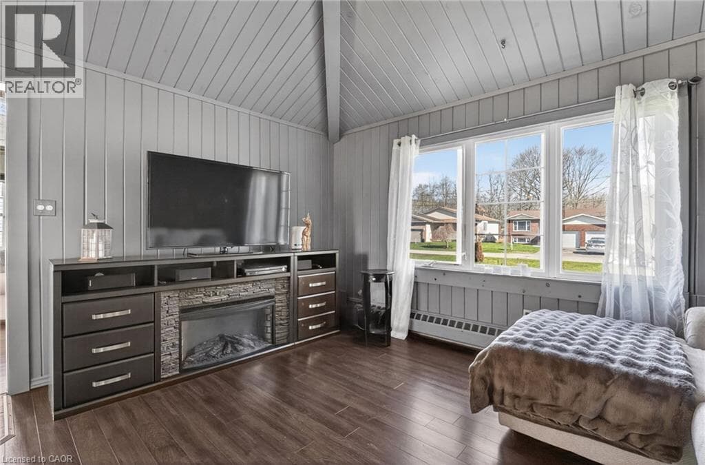 Single Family at 3149 JEWELL Avenue, Fort Erie, Ontario - Photo 10 - RE/MAX Garden City Realty