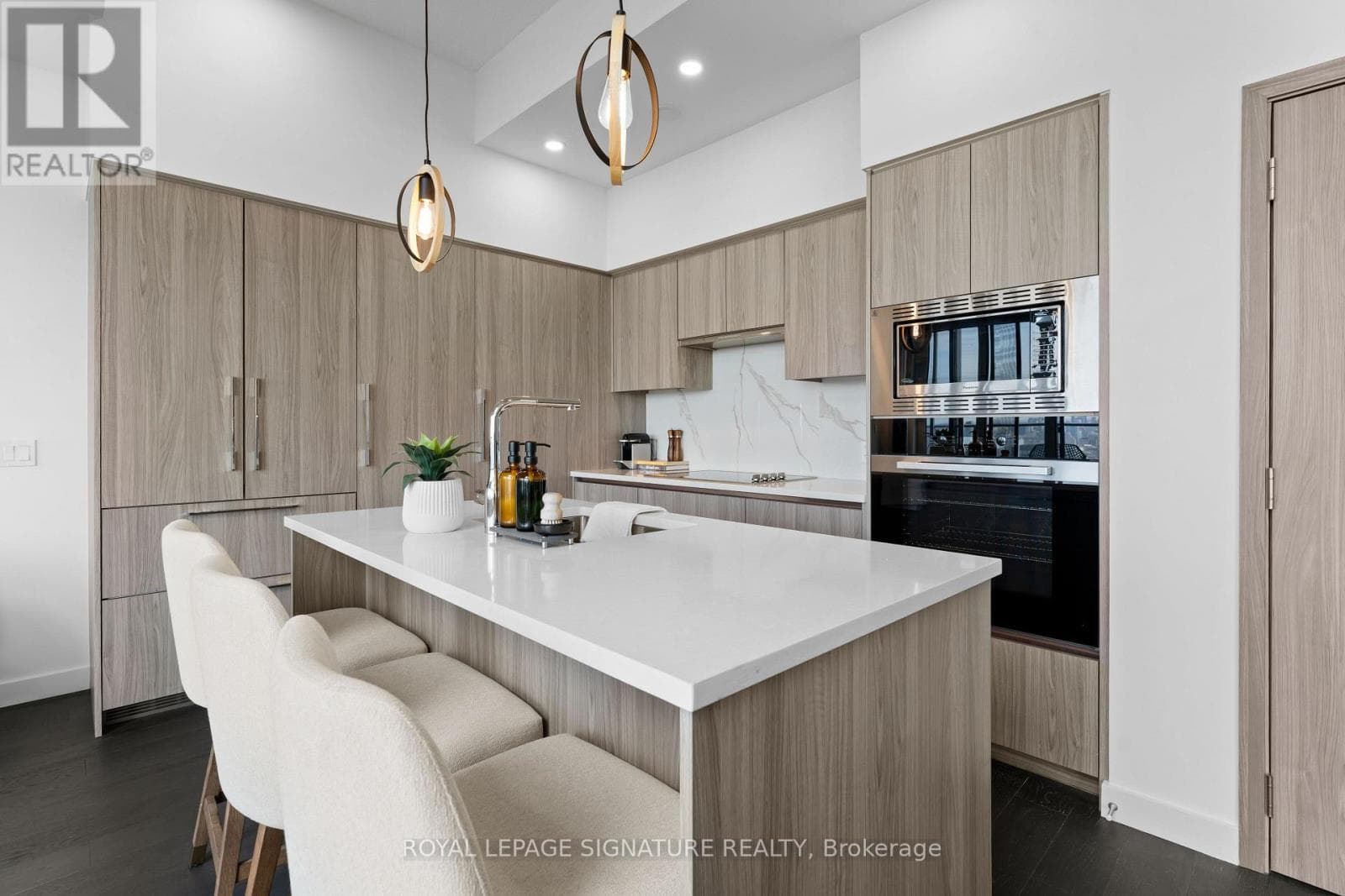 Single Family at PH7001- 1 Concord Cityplace Way, Toronto (Waterfront Communities), Ontario - Photo 7 - RE/MAX Garden City Realty