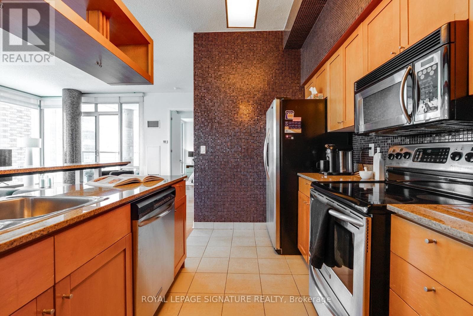 Single Family at 3803- 81 Navy Wharf Court, Toronto (Waterfront Communities), Ontario - Photo 7 - RE/MAX Garden City Realty