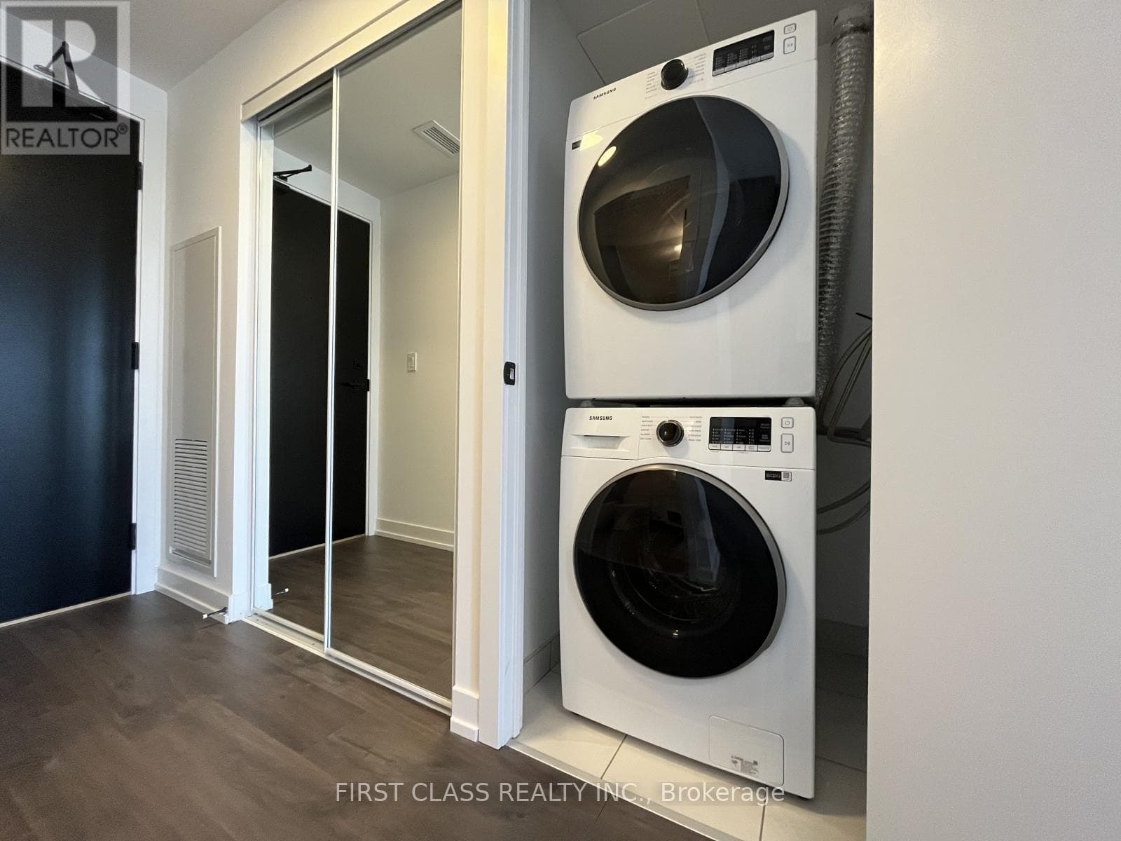 Single Family at Ph07- 2 Augusta Avenue, Toronto (Waterfront Communities), Ontario - Photo 10 - RE/MAX Garden City Realty