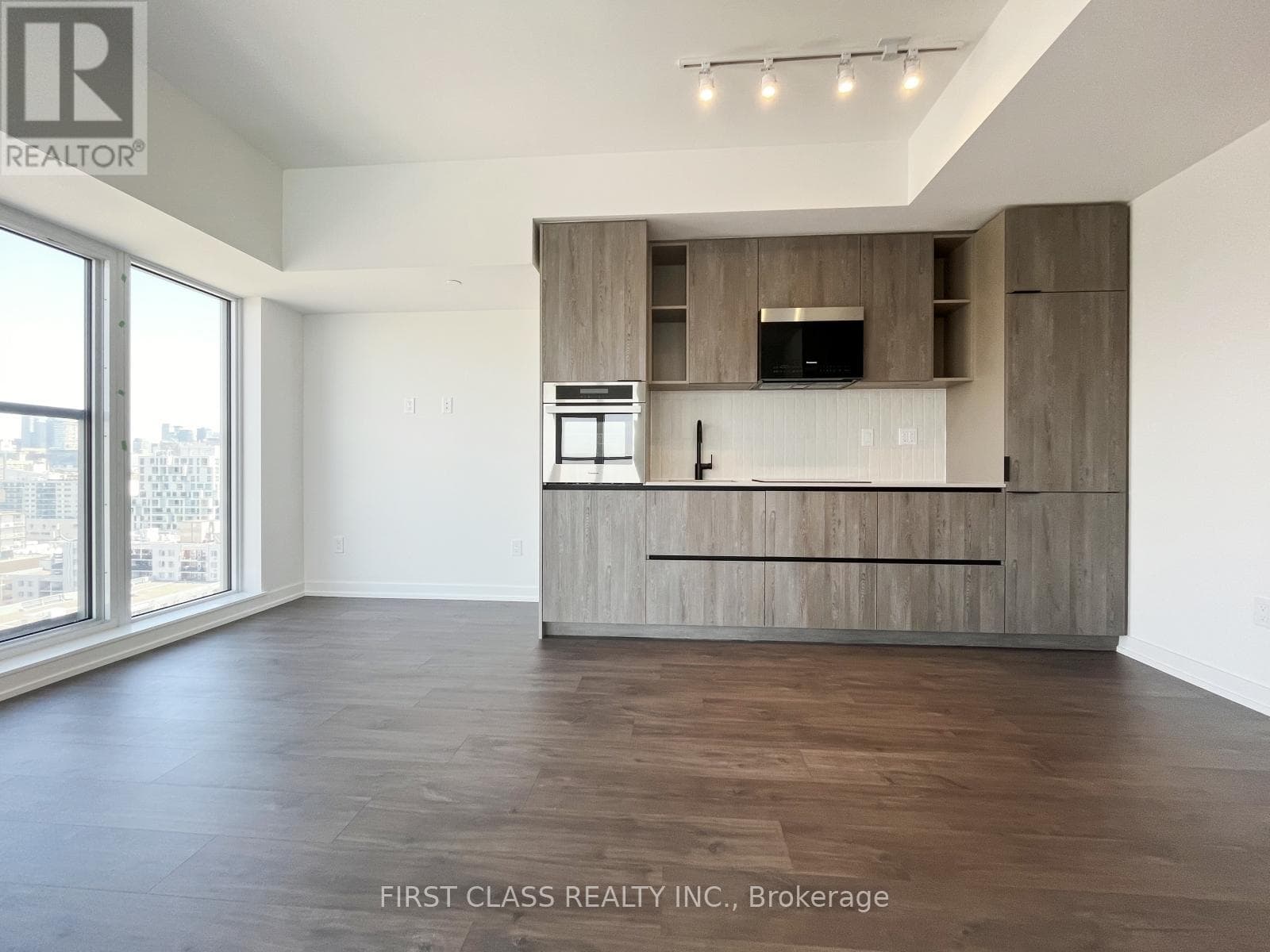 Single Family at Ph07- 2 Augusta Avenue, Toronto (Waterfront Communities), Ontario - Photo 5 - RE/MAX Garden City Realty