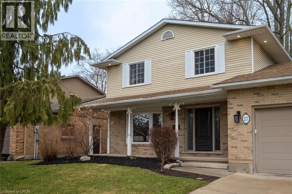 Single Family at 27 MILLBRIDGE Crescent, Pelham, Ontario - Photo 4 - RE/MAX Garden City Realty
