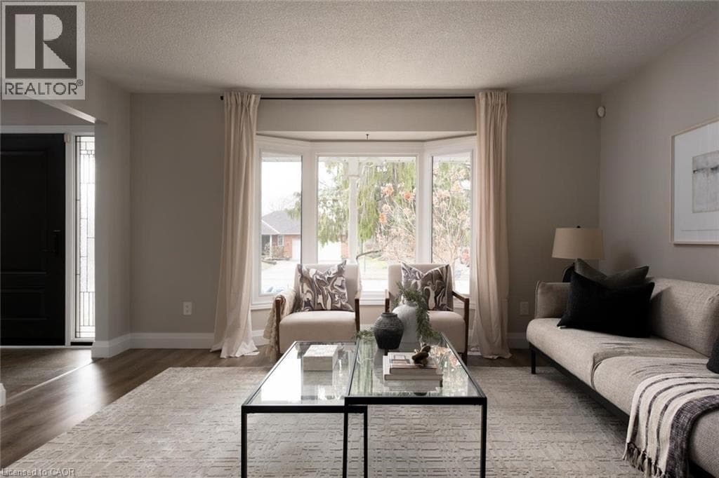 Single Family at 27 MILLBRIDGE Crescent, Pelham, Ontario - Photo 5 - RE/MAX Garden City Realty