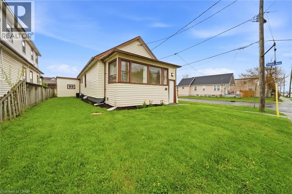 Single Family at 107 BROADWAY Street, Welland, Ontario - Photo 7 - RE/MAX Garden City Realty