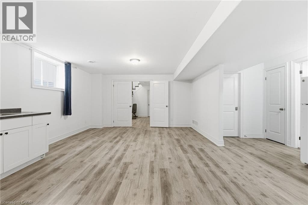 Single Family at Lower- 1049 KETTLE Court, Fort Erie, Ontario - Photo 4 - RE/MAX Garden City Realty