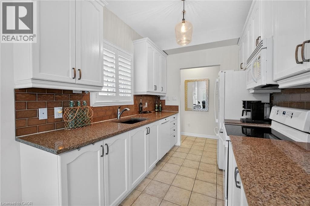 Single Family at 83 MORRISON Crescent, Grimsby, Ontario - Photo 9 - RE/MAX Garden City Realty