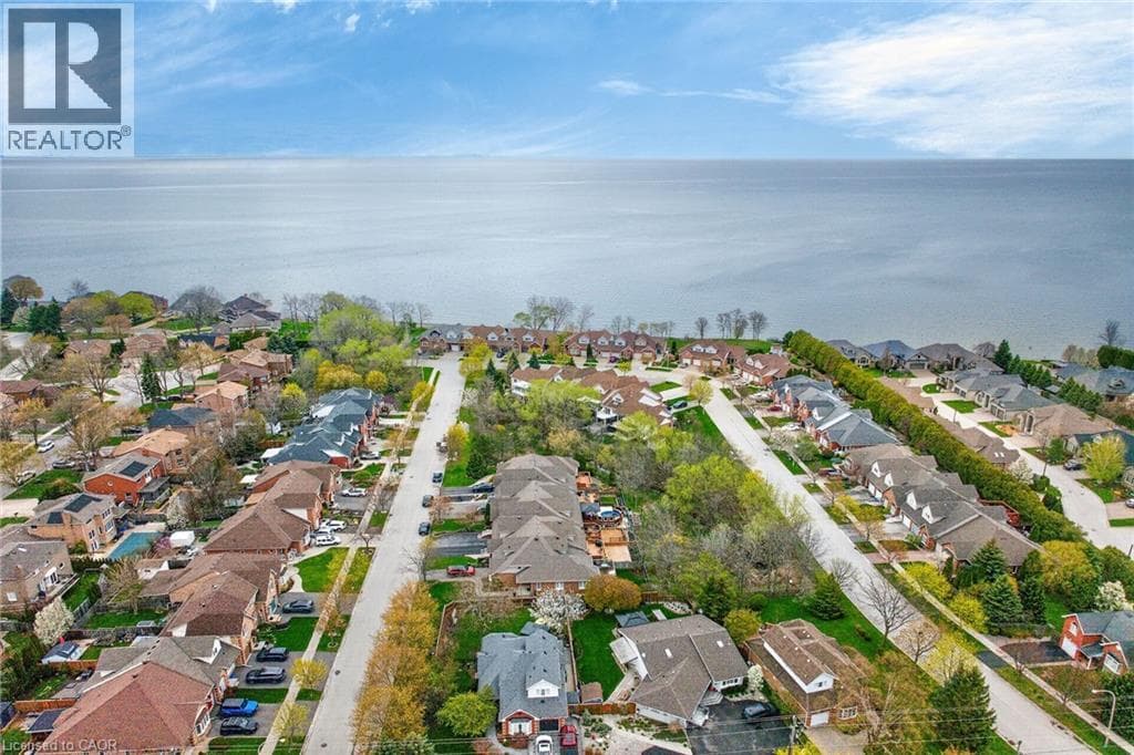 Single Family at 83 MORRISON Crescent, Grimsby, Ontario - Photo 2 - RE/MAX Garden City Realty