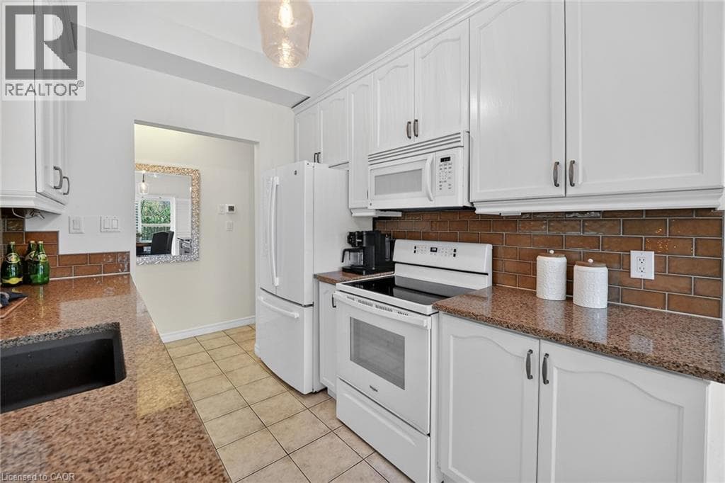 Single Family at 83 MORRISON Crescent, Grimsby, Ontario - Photo 10 - RE/MAX Garden City Realty