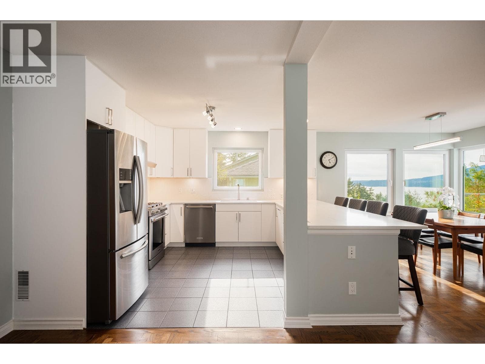 Single Family at 1597 ISLEVIEW Lane, Bowen Island, British Columbia - Photo 6 - RE/MAX Garden City Realty