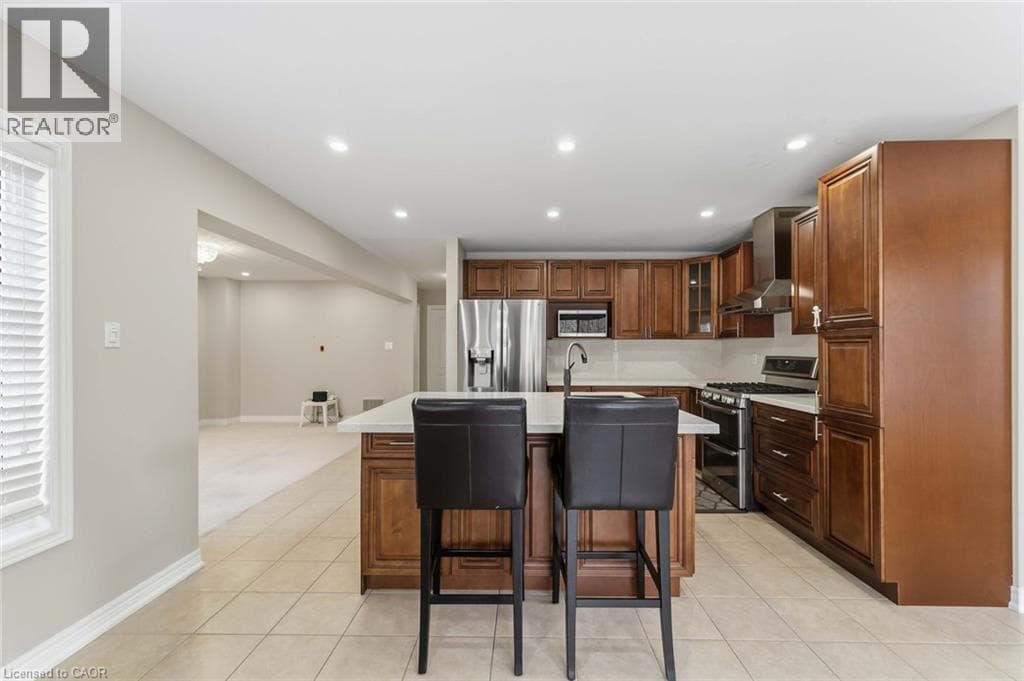 Single Family at 6537 ST MICHAEL Avenue, Niagara Falls, Ontario - Photo 8 - RE/MAX Garden City Realty