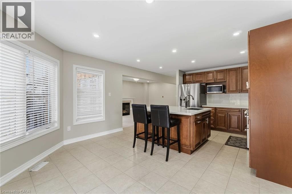 Single Family at 6537 ST MICHAEL Avenue, Niagara Falls, Ontario - Photo 9 - RE/MAX Garden City Realty