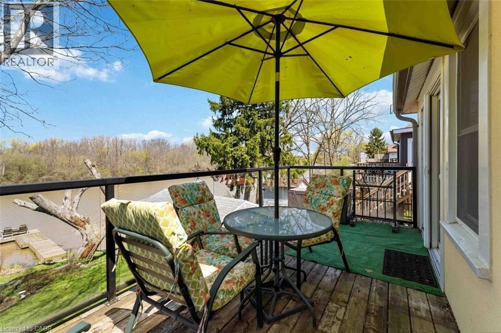 Single Family at 70 RIVERSIDE Drive, Welland, Ontario - Photo 3 - RE/MAX Garden City Realty