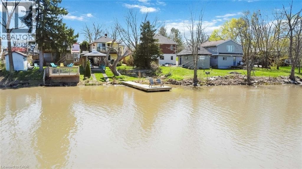 Single Family at 70 RIVERSIDE Drive, Welland, Ontario - Photo 4 - RE/MAX Garden City Realty