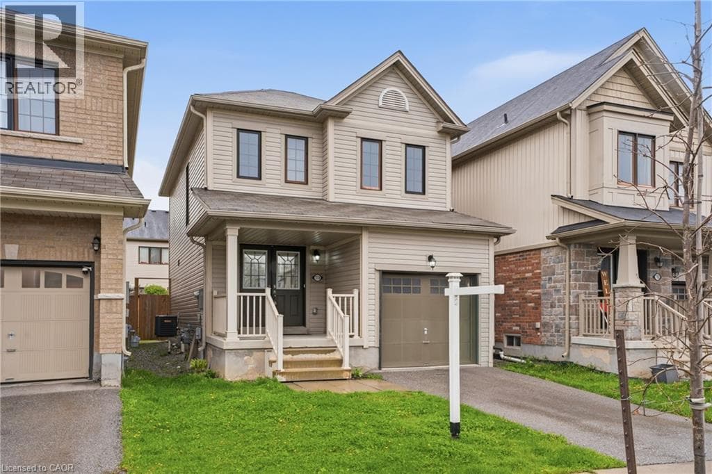 Single Family at 7774 BUCKEYE Crescent, Niagara Falls, Ontario - Photo 3 - RE/MAX Garden City Realty
