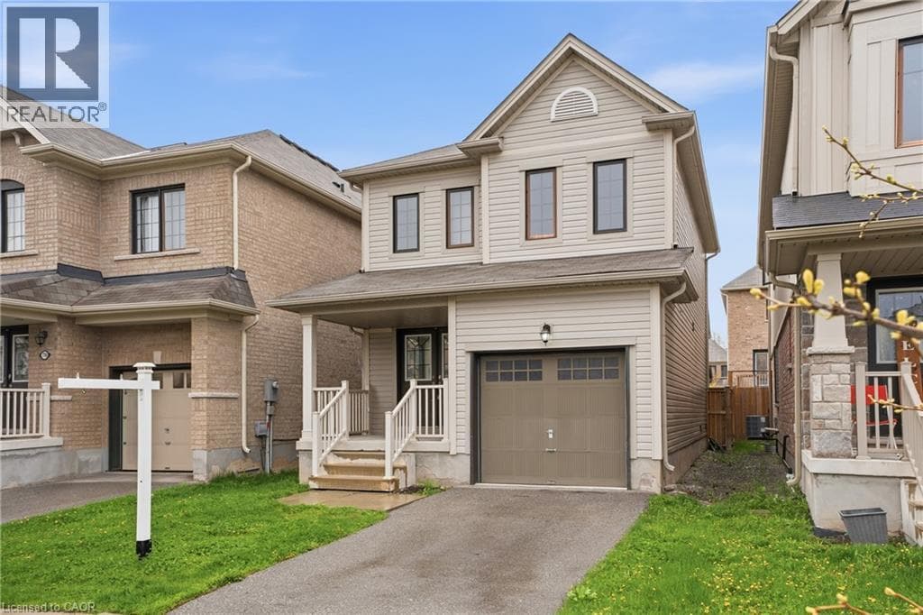 Single Family at 7774 BUCKEYE Crescent, Niagara Falls, Ontario - Photo 2 - RE/MAX Garden City Realty