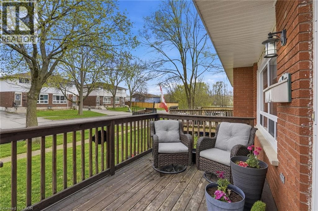 Single Family at 282 ROACH Avenue, Welland, Ontario - Photo 6 - RE/MAX Garden City Realty