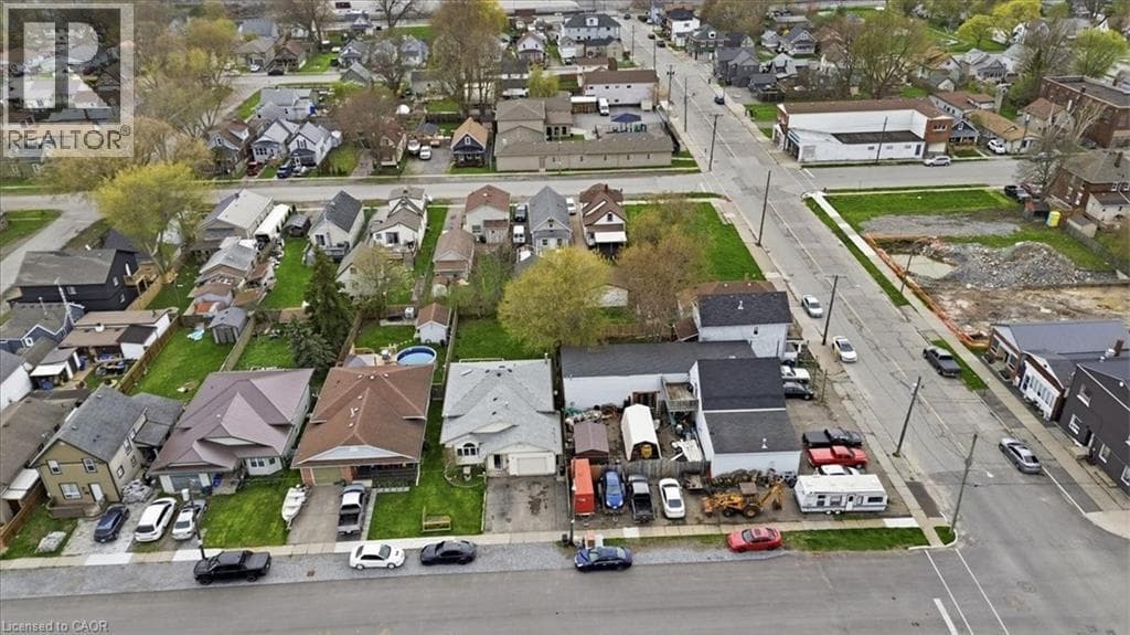 Single Family at 160 DAVIS Street, Port Colborne, Ontario - Photo 7 - RE/MAX Garden City Realty