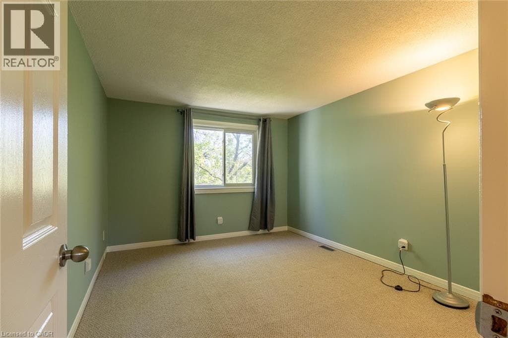 Single Family at 58 ROMY Crescent, Thorold, Ontario - Photo 10 - RE/MAX Garden City Realty
