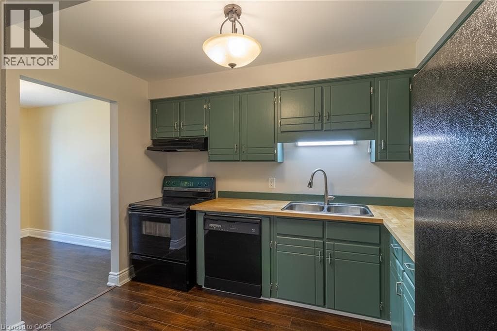 Single Family at 58 ROMY Crescent, Thorold, Ontario - Photo 4 - RE/MAX Garden City Realty