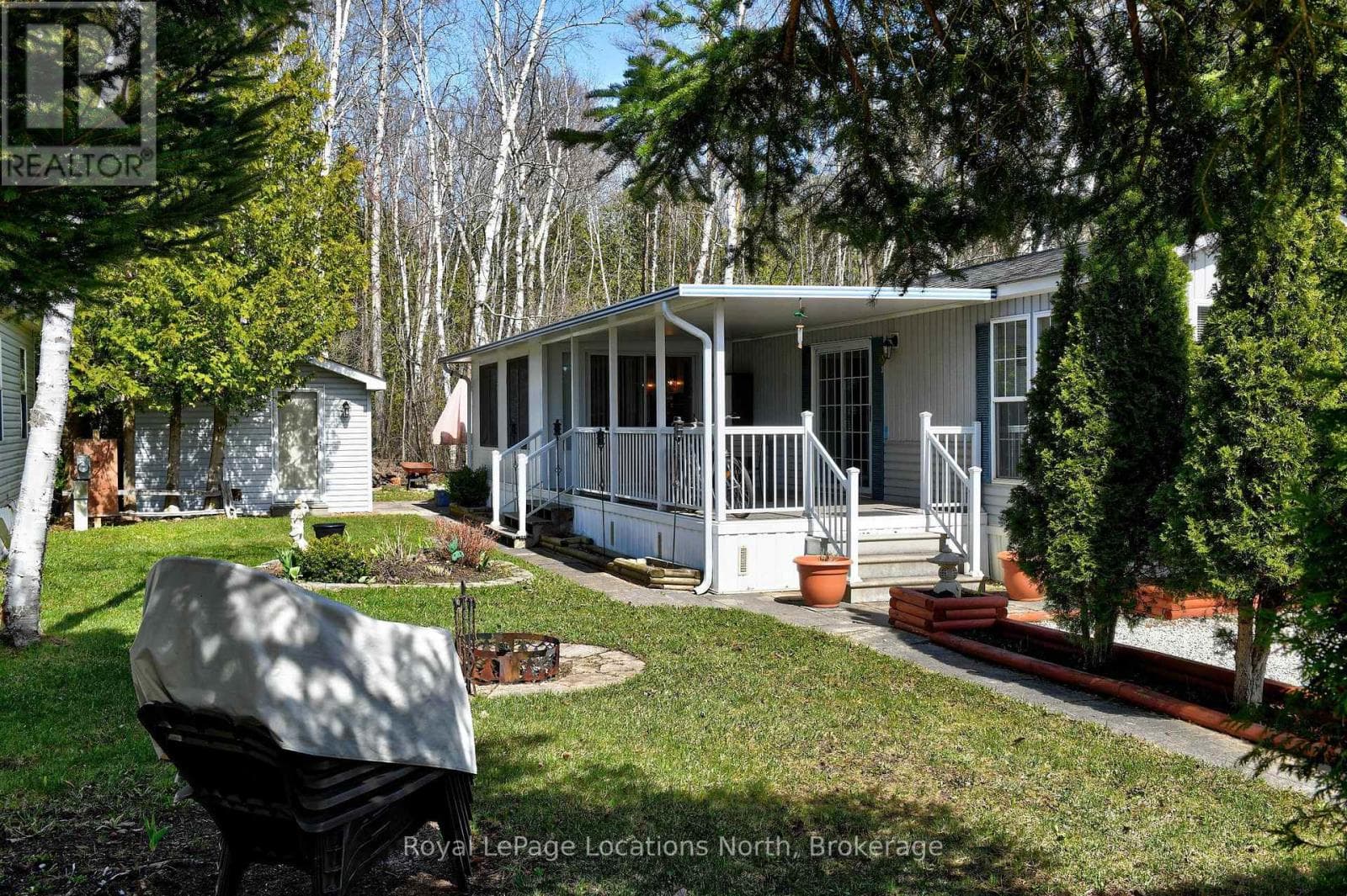 2 Wasaga Pines Lane