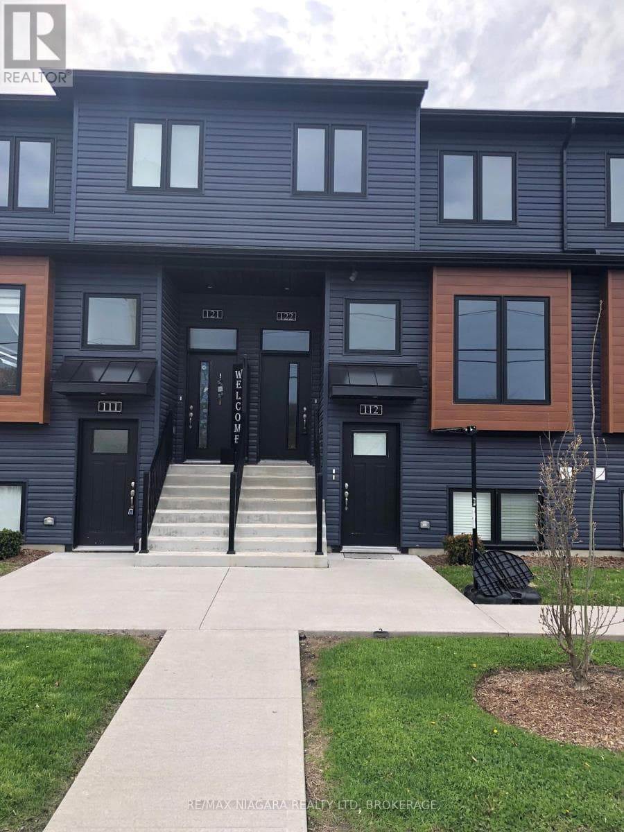 122- 781 Clare Avenue