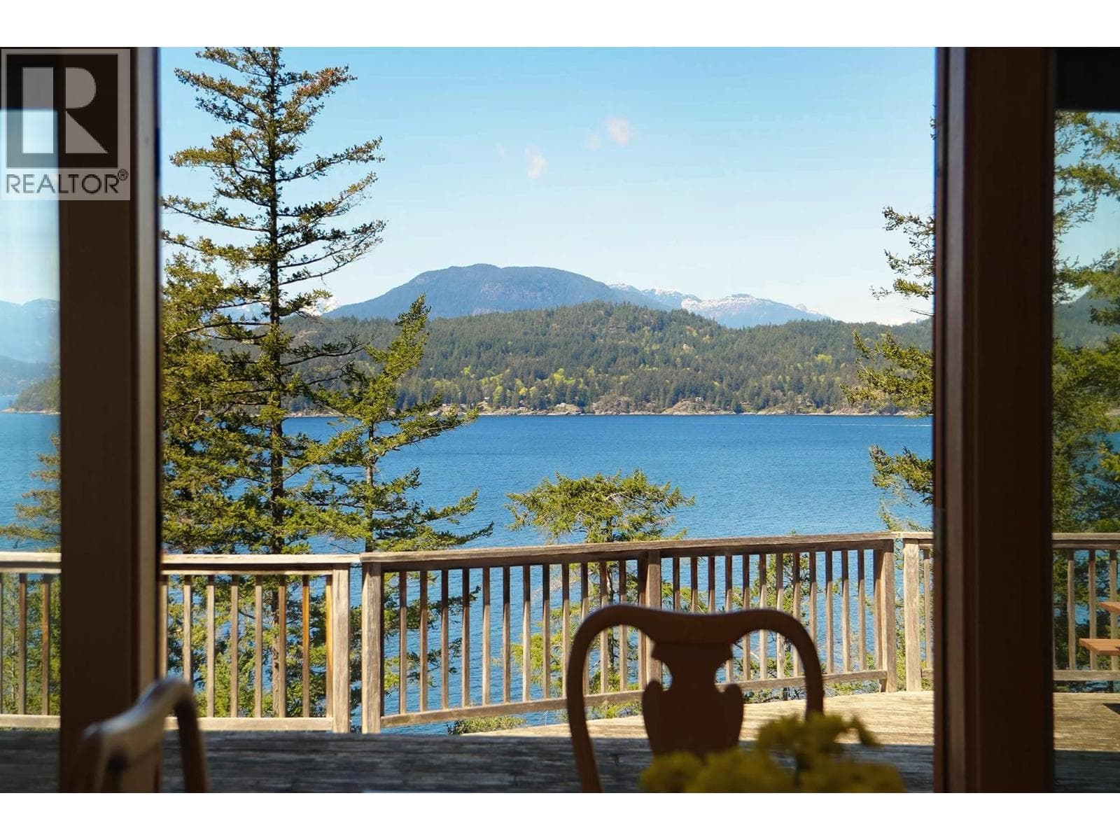 520 SMUGGLERS COVE Road