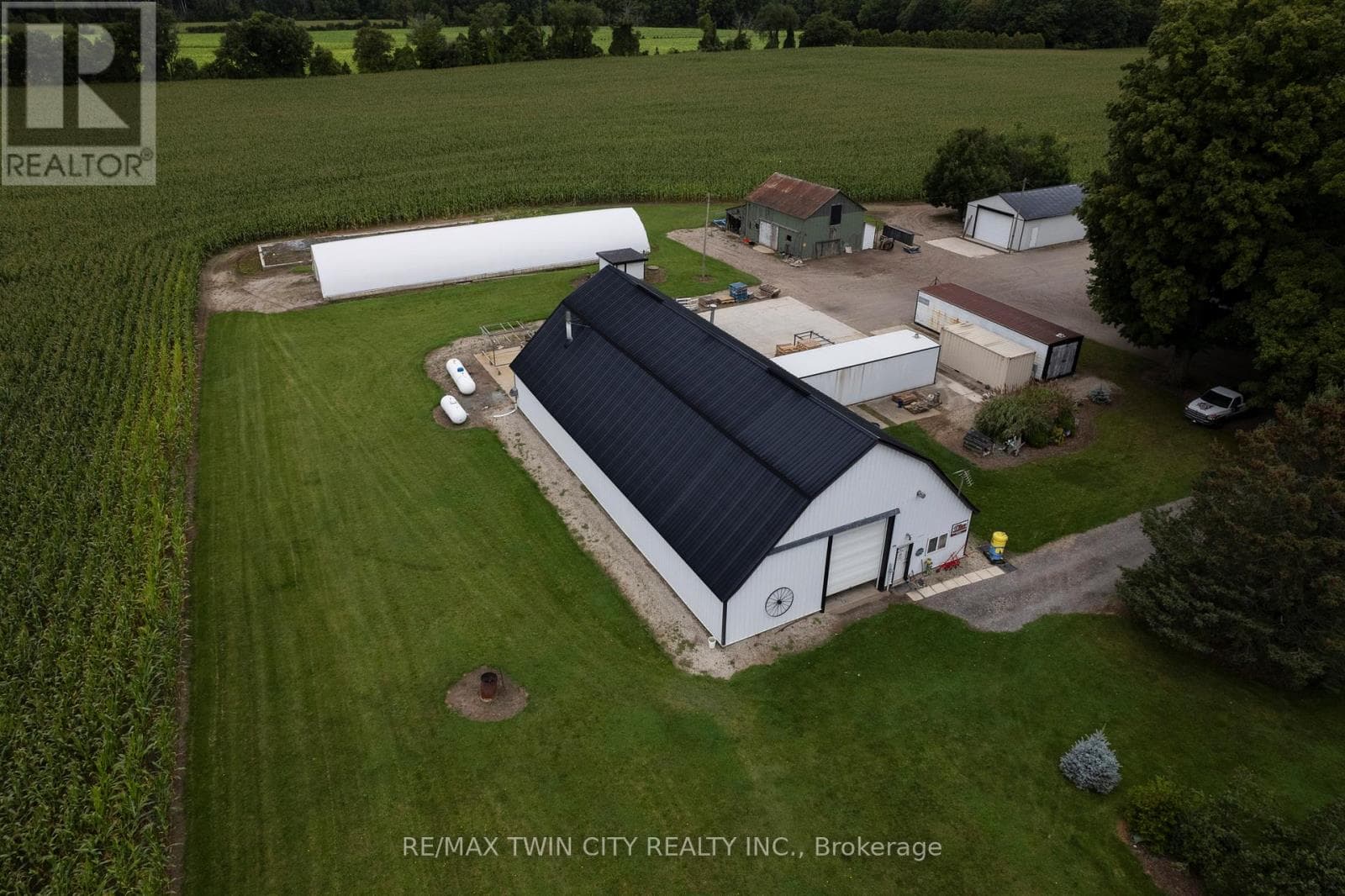Single Family at 331 MIDDLE TOWNLINE Road, Brant (Burford), Ontario - Photo 2 - RE/MAX Garden City Realty