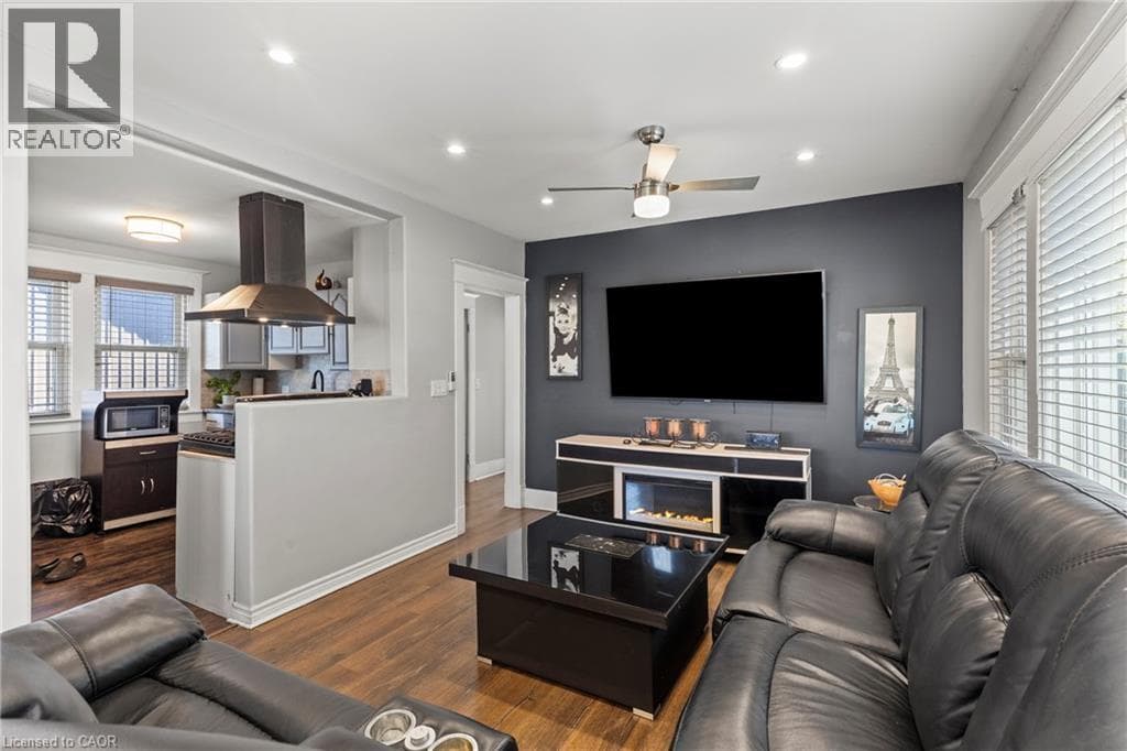 Single Family at 239 BOWEN Road, Fort Erie, Ontario - Photo 10 - RE/MAX Garden City Realty
