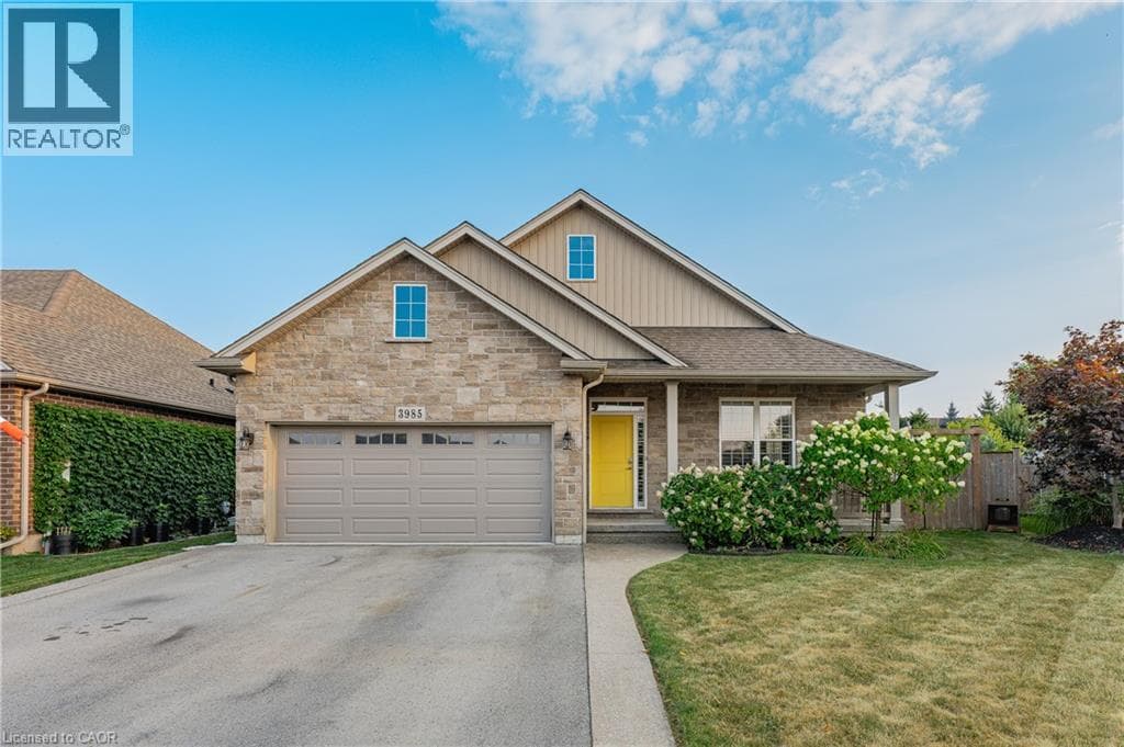 Single Family at 3985 LOWER COACH Road, Fort Erie, Ontario - Photo 3 - RE/MAX Garden City Realty