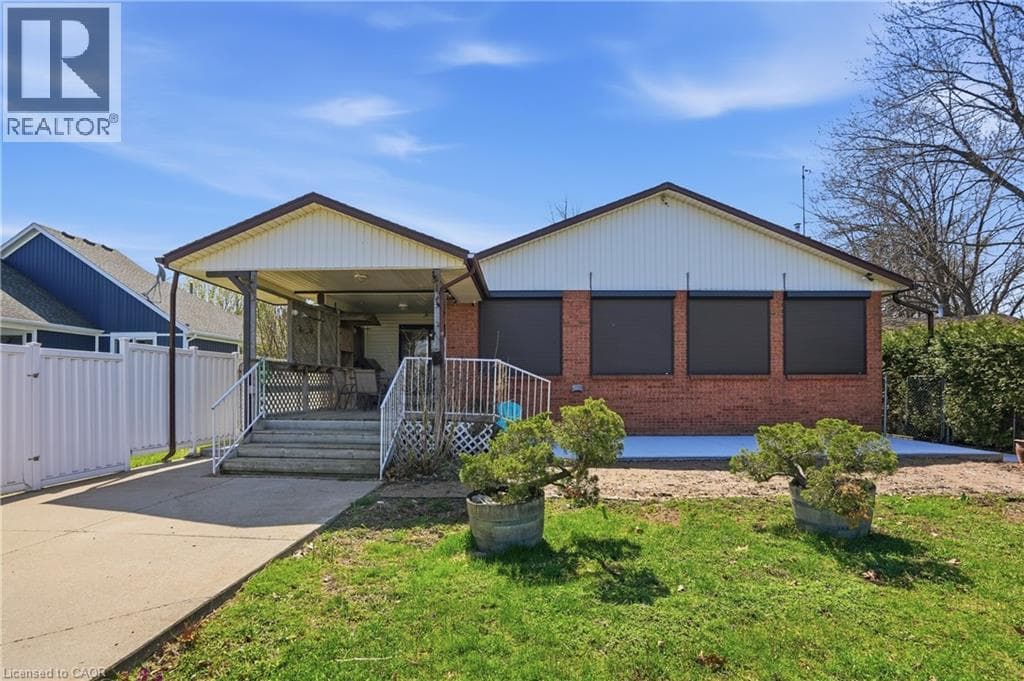 Single Family at 8 FIRELANE 14D Road, Niagara-on-the-Lake, Ontario - Photo 4 - RE/MAX Garden City Realty