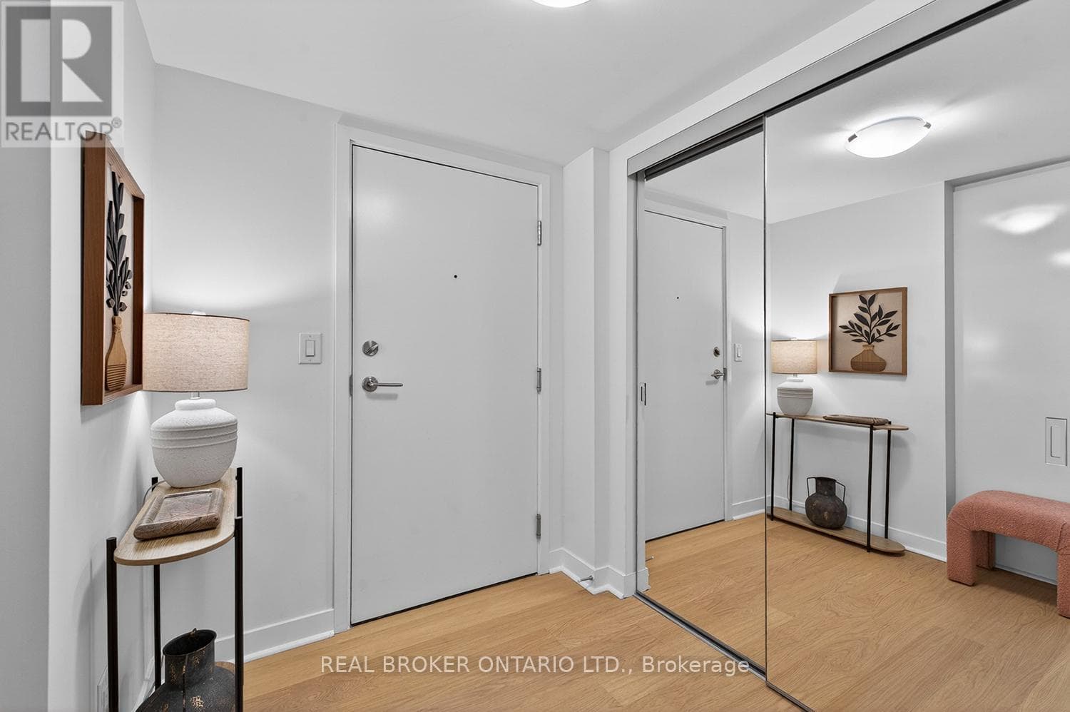 Single Family at 306- 295 Adelaide Street, Toronto (Waterfront Communities), Ontario - Photo 2 - RE/MAX Garden City Realty