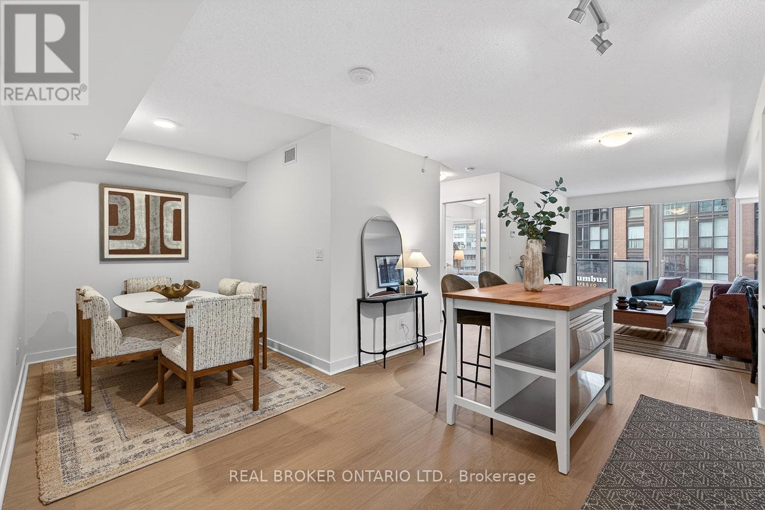 Single Family at 306- 295 Adelaide Street, Toronto (Waterfront Communities), Ontario - Photo 5 - RE/MAX Garden City Realty