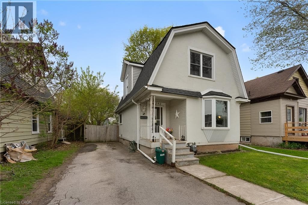 Single Family at 4292 FERGUSON Street, Niagara Falls, Ontario - Photo 2 - RE/MAX Garden City Realty