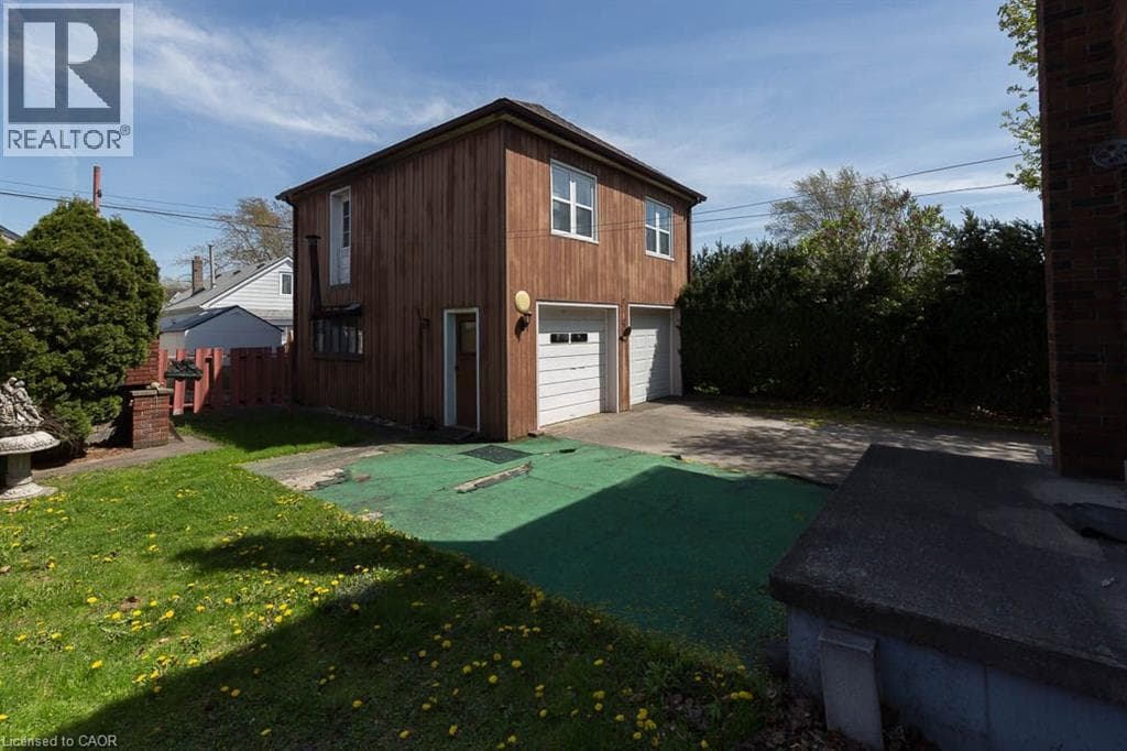 Single Family at 248 WALLACE Avenue, Welland, Ontario - Photo 4 - RE/MAX Garden City Realty