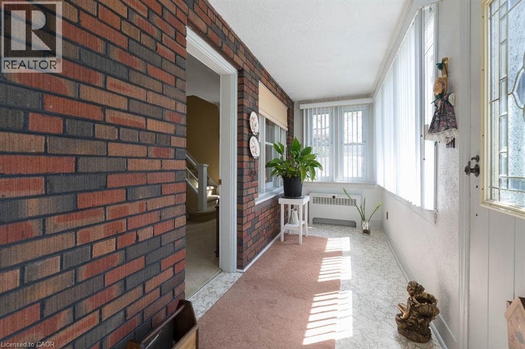 Single Family at 248 WALLACE Avenue, Welland, Ontario - Photo 7 - RE/MAX Garden City Realty