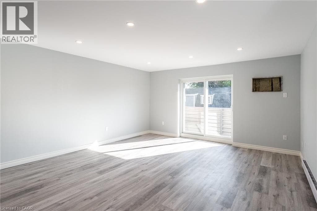 Single Family at 16- 529 ELM Street, Port Colborne, Ontario - Photo 4 - RE/MAX Garden City Realty