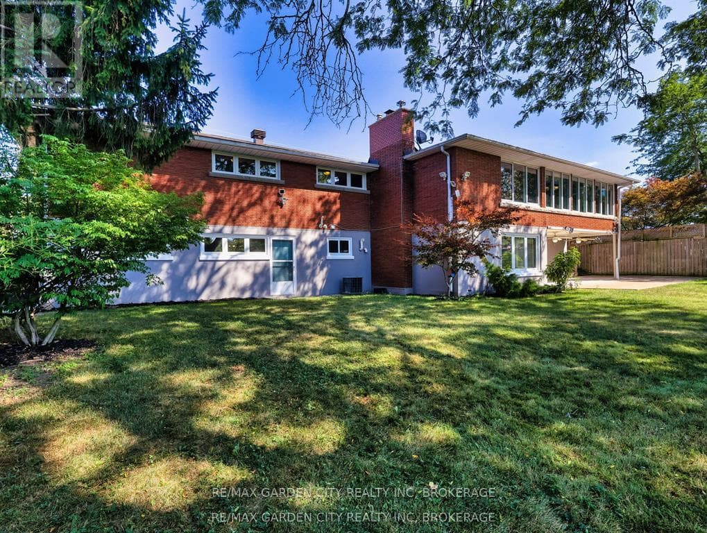 28 MARSDALE Drive