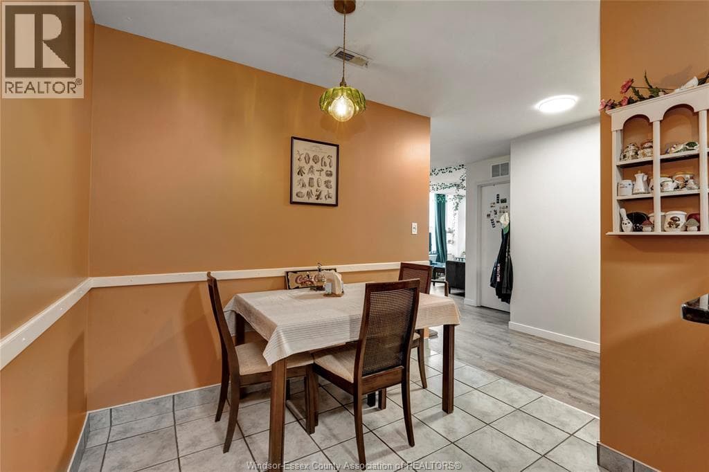 Single Family at 7B- 540 OUELLETTE, Windsor, Ontario - Photo 7 - RE/MAX Garden City Realty