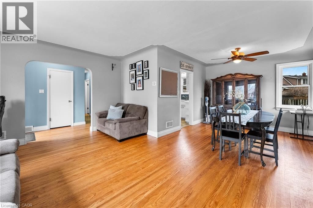 Single Family at 6396 LAURA Crescent, Niagara Falls, Ontario - Photo 8 - RE/MAX Garden City Realty