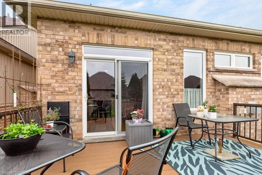 Single Family at 30 GALLOWAY Trail, Welland, Ontario - Photo 5 - RE/MAX Garden City Realty