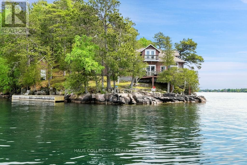 1 LITTLE GRENADIER Island