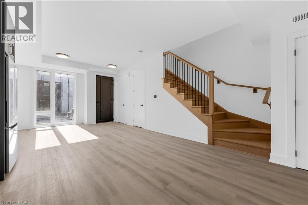 Single Family at 100 EVERETT Road, St. Catharines, Ontario - Photo 4 - RE/MAX Garden City Realty