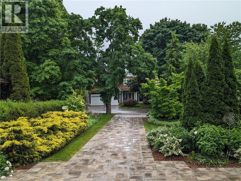 Single Family at 643 KING Street, Niagara-on-the-Lake, Ontario - Photo 6 - RE/MAX Garden City Realty