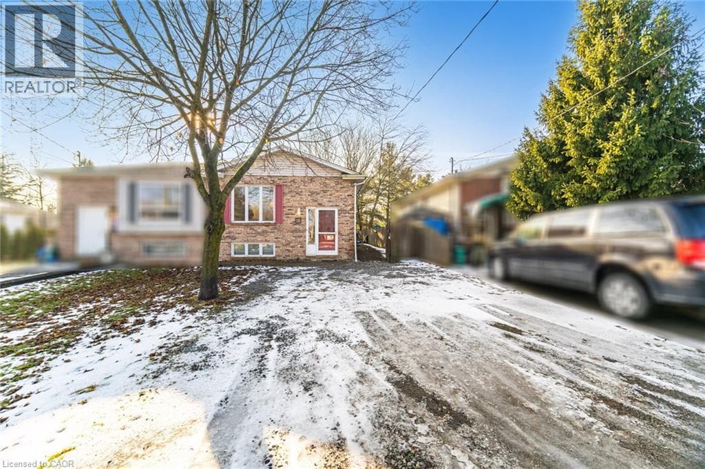Single Family at 15 MARGARET Street, Thorold, Ontario - Photo 2 - RE/MAX Garden City Realty
